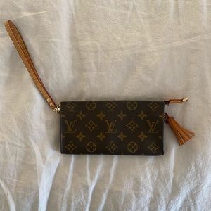Authentic Vintage Louis Vuitton bucket pouch w/accessories